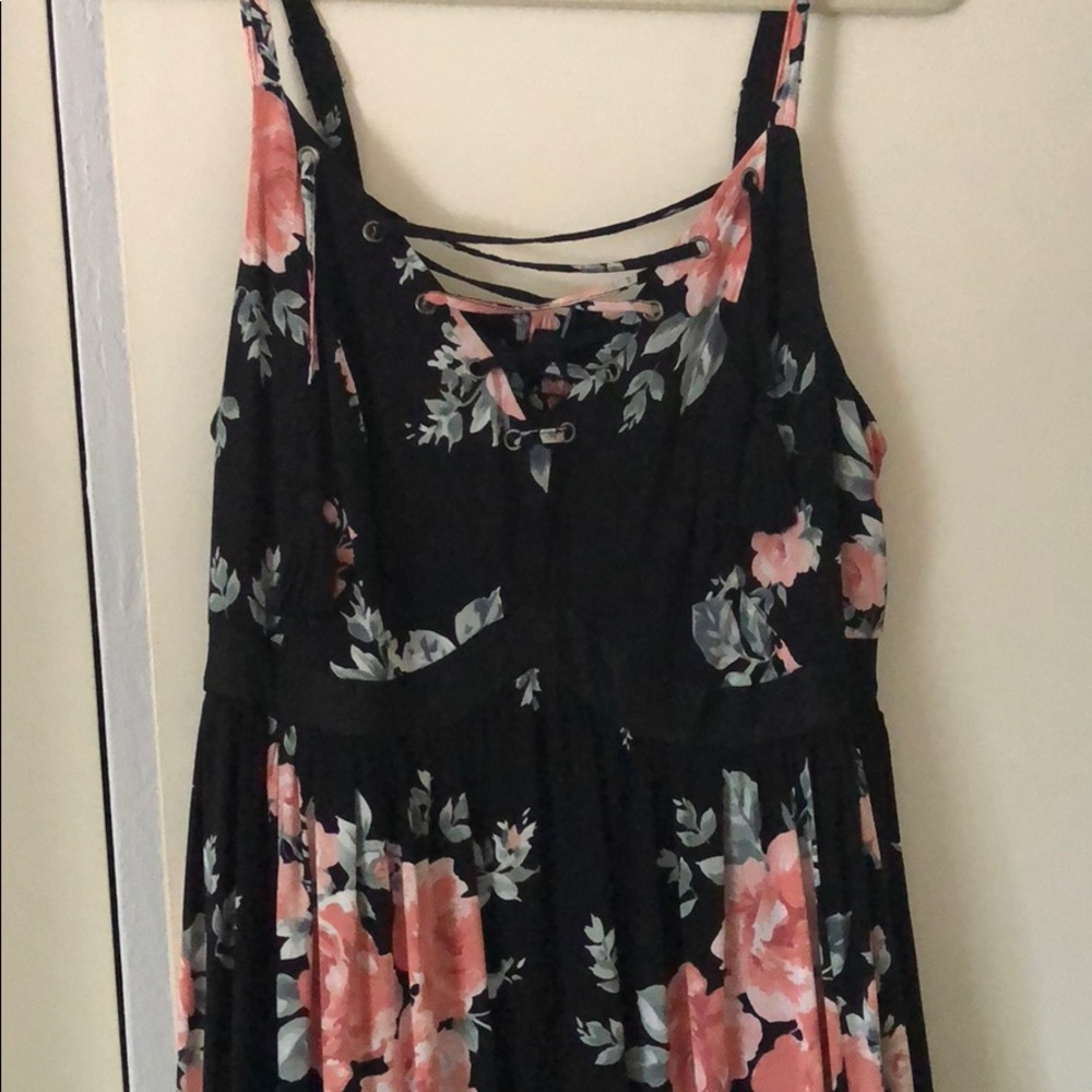 Gorgeous Torrid floral print maxi dress!